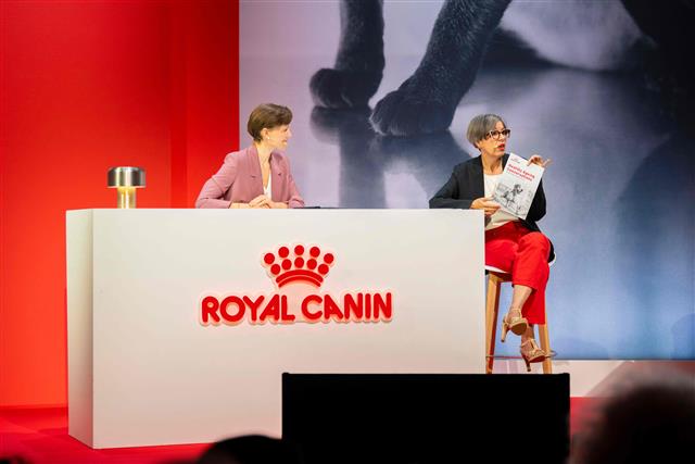 皇家宠物食品全球总裁Cécile Coutens发布《宠物健康老龄化对话指南》