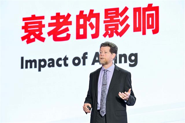 Loyal Animal Health兽医医学总监、犬类健康老龄化研究专家Brennen McKenzie